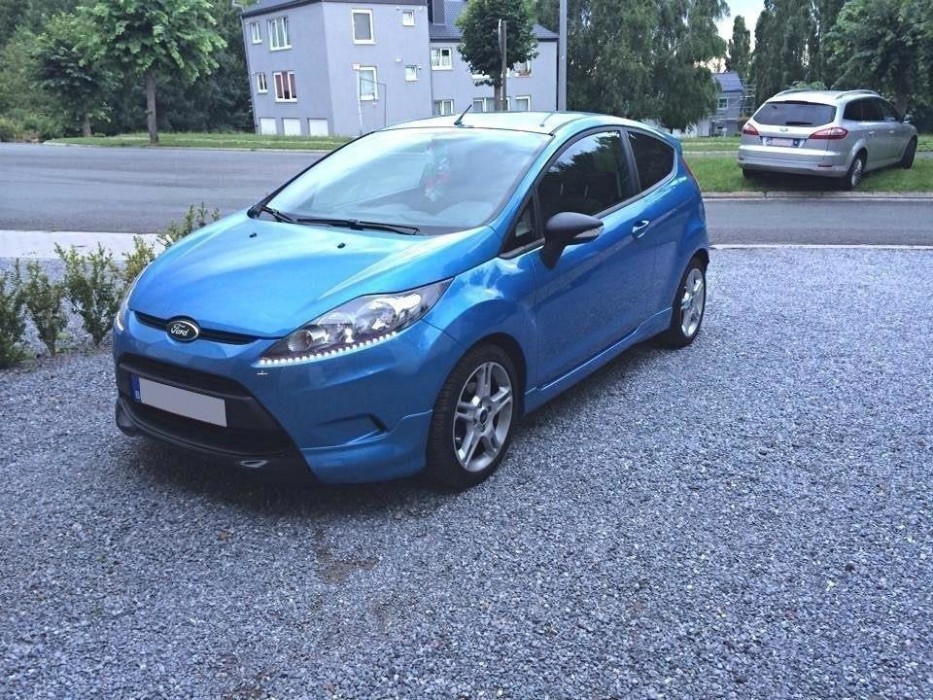 Накладка переднего бампера Ford Fiesta MK7 дорестайл
