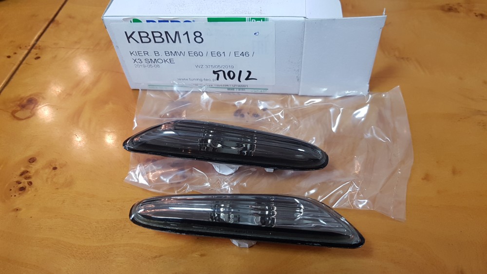 Повороти бічні тоновані BMW E60/E61/E46/X3 E83