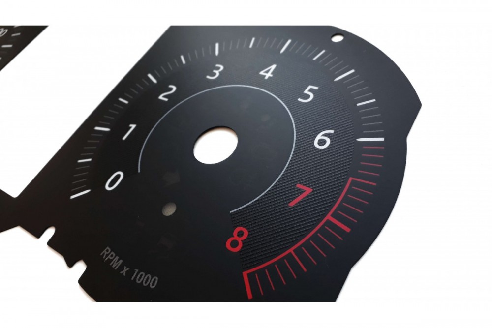 Шкала-замінник з миль на кілометри Jaguar F-Pace