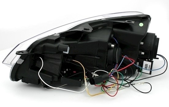 Черные фары передние VW GOLF 6 с диодной строкой