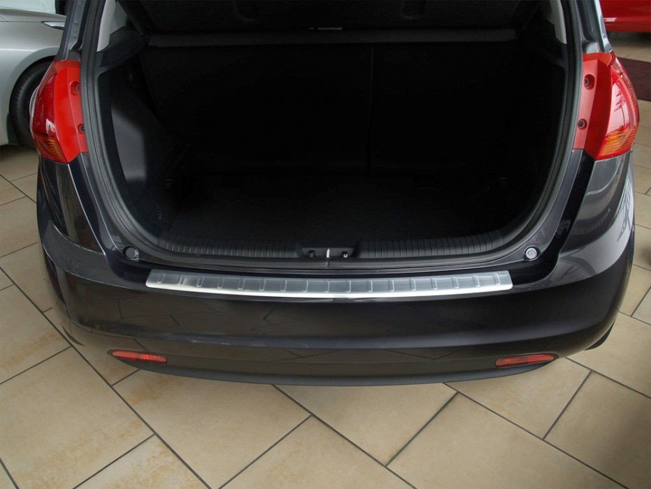 Захисна накладка на борт заднього бампера Kia Venga