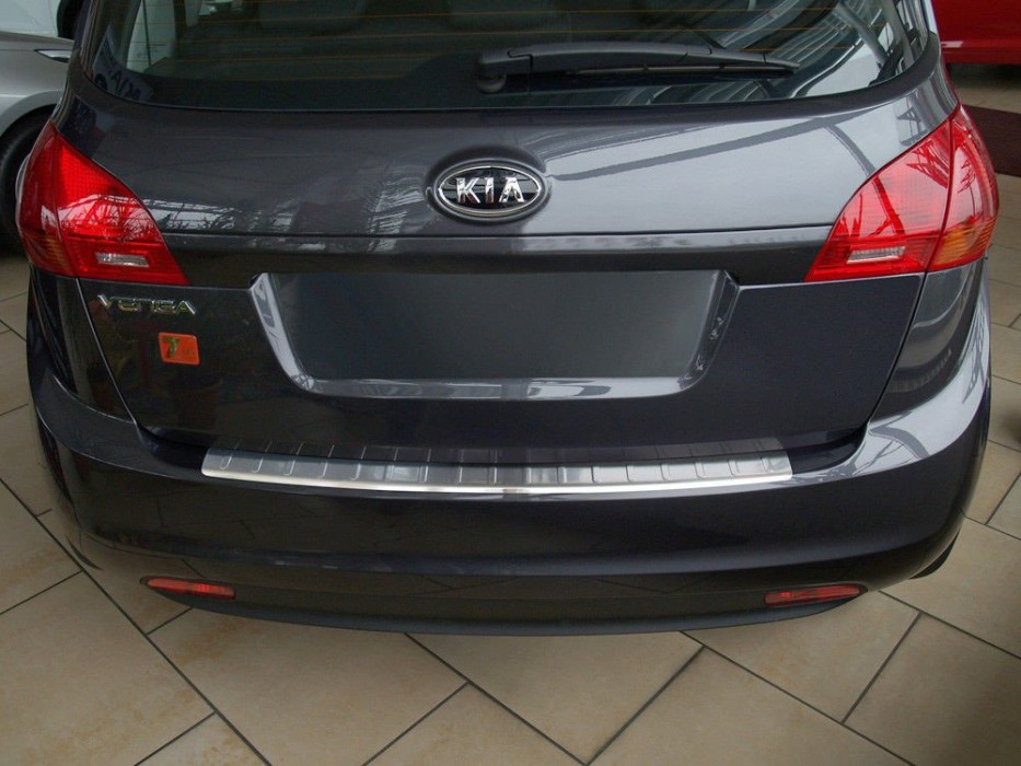 Захисна накладка на борт заднього бампера Kia Venga