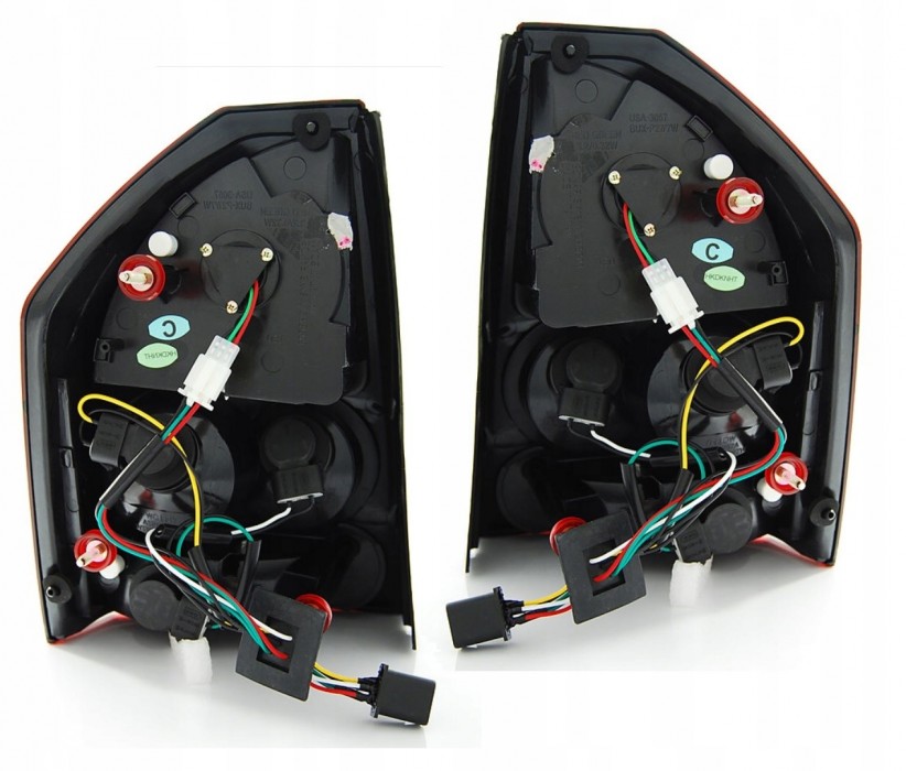 Діодні задні ліхтарі CHRYSLER 300С 05-08 седан