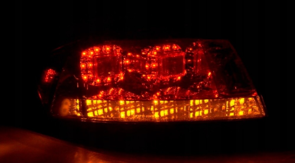 Тоновані Led ліхтарі задні AUDI TT 8N 99-06