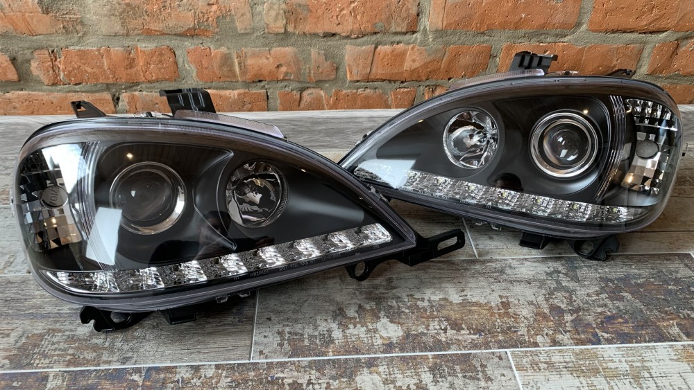 Фари передні Mercedes ML W163 2001-2005 із чорним корпусом