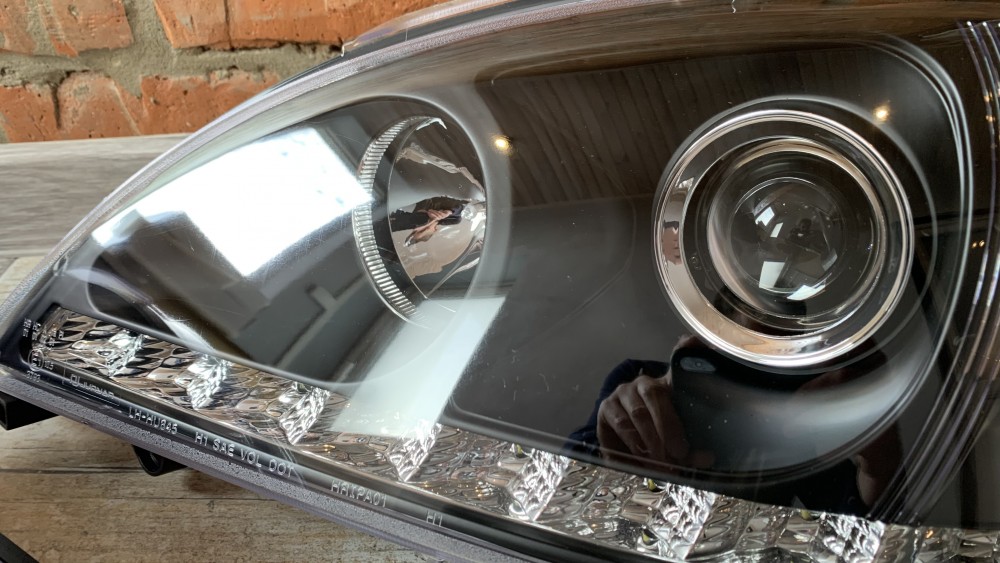 Фари передні Mercedes ML W163 2001-2005 із чорним корпусом