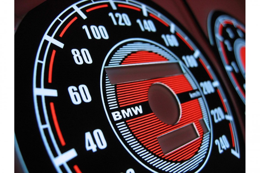 Тюнінгові накладки (шкали) в панель приладів BMW 3 E30