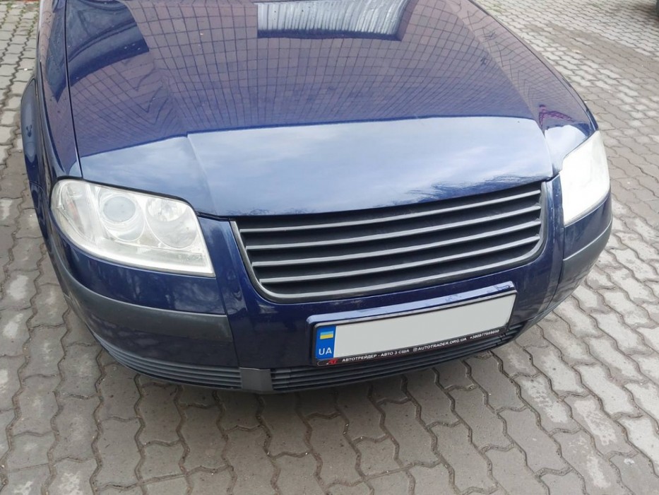 Решітка радіатора VW Passat B5 (3BG) FL чорна без логотипу