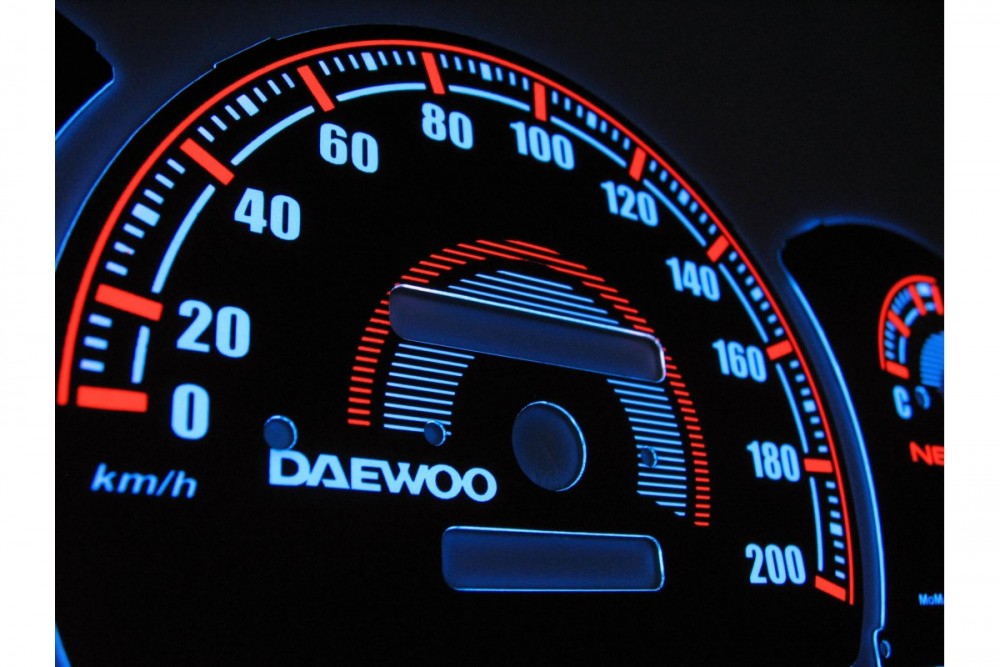 Накладки, що світяться, на панель приладів Daewoo Nexia