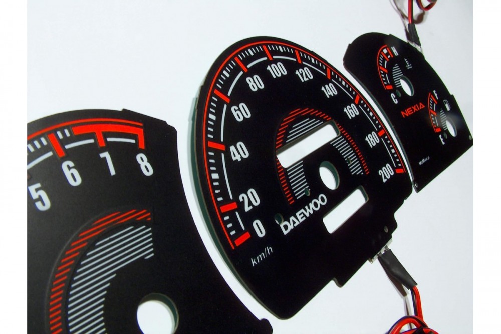 Накладки, що світяться, на панель приладів Daewoo Nexia
