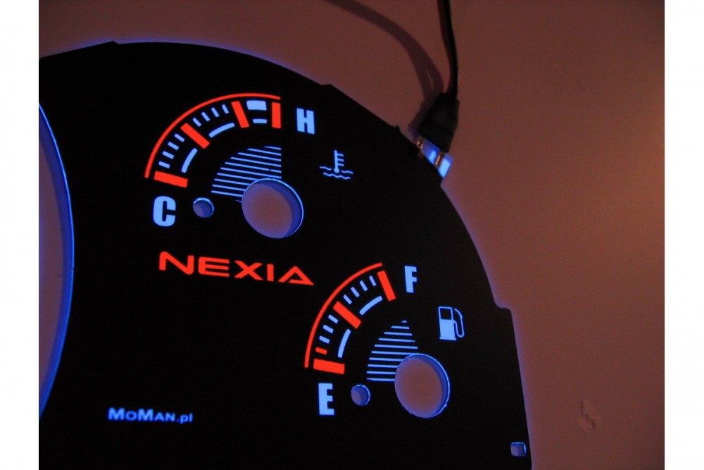 Накладки, що світяться, на панель приладів Daewoo Nexia
