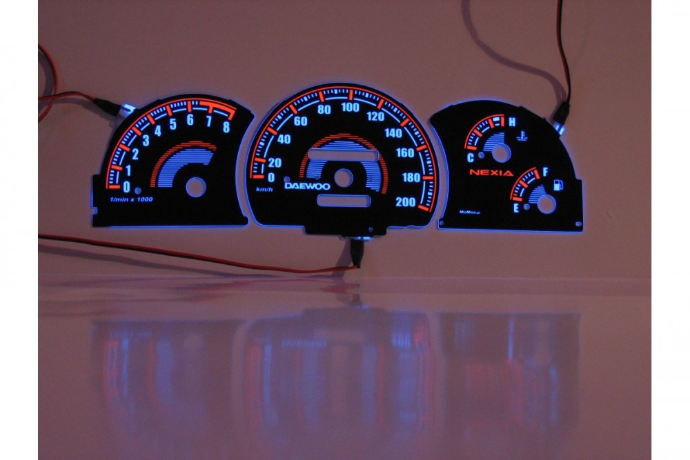 Накладки, що світяться, на панель приладів Daewoo Nexia