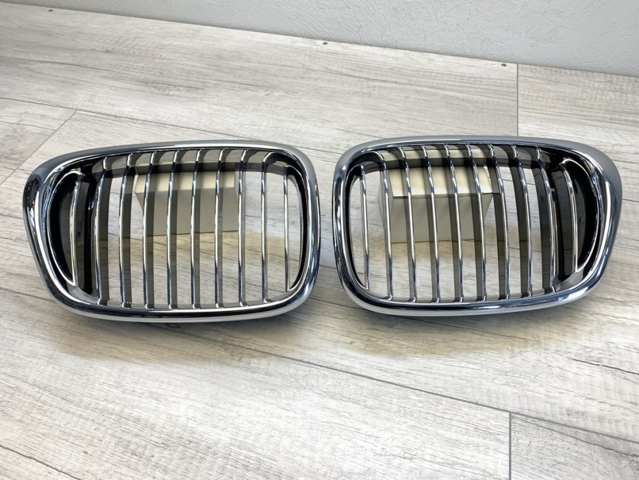 Решітка радіатора (ніздрі) BMW E39 хром