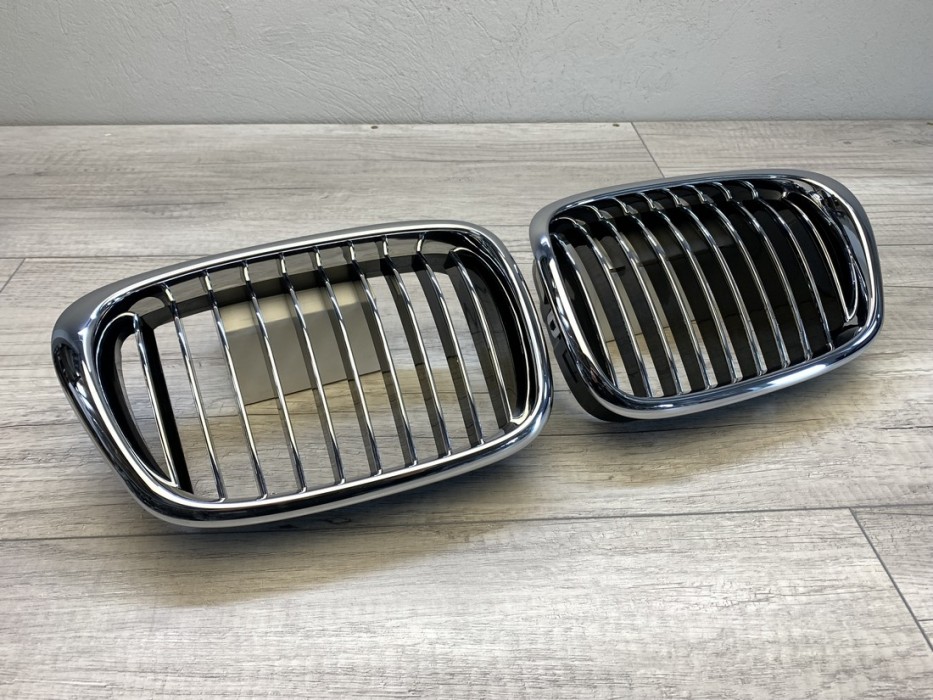 Решітка радіатора (ніздрі) BMW E39 хром