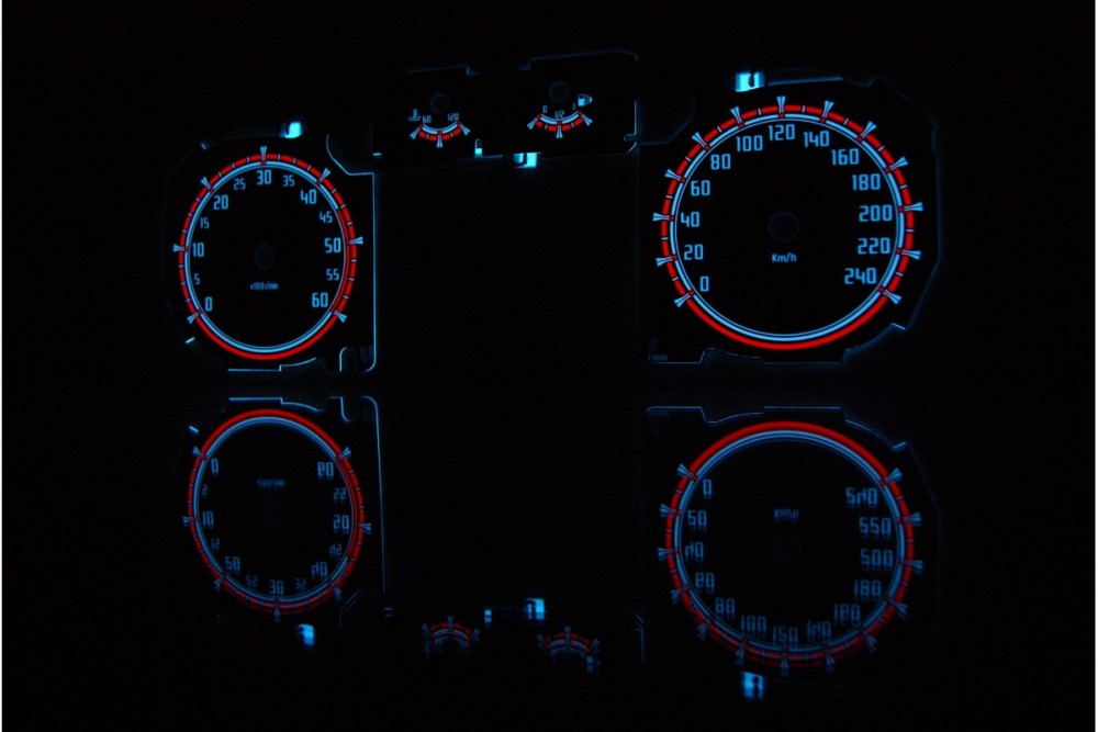 Тюнінгові накладки на панель приладів Ford Focus МК2 післярестайл