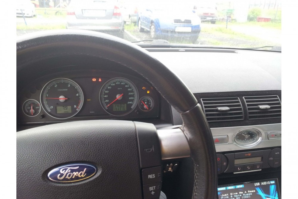 Тюнінгові накладки на панель приладів Ford Mondeo Mk3 рестайл вар. 2