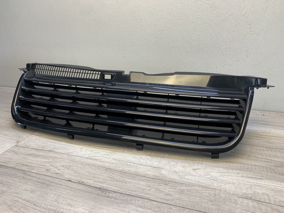 Решітка радіатора VW Passat B5 (3BG) FL чорна без логотипу
