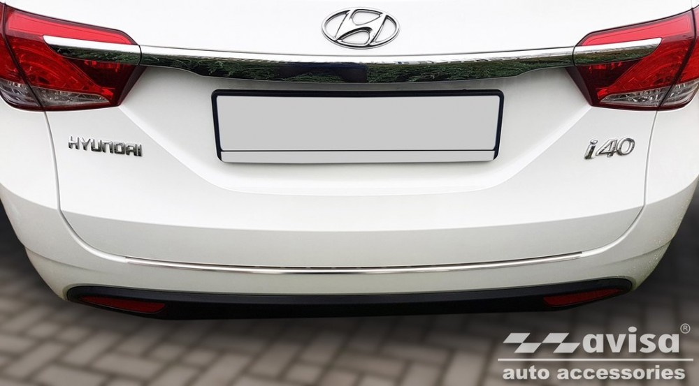 Накладка на бампер із загином та ребрами Hyundai i40 Wagon (Kombi)