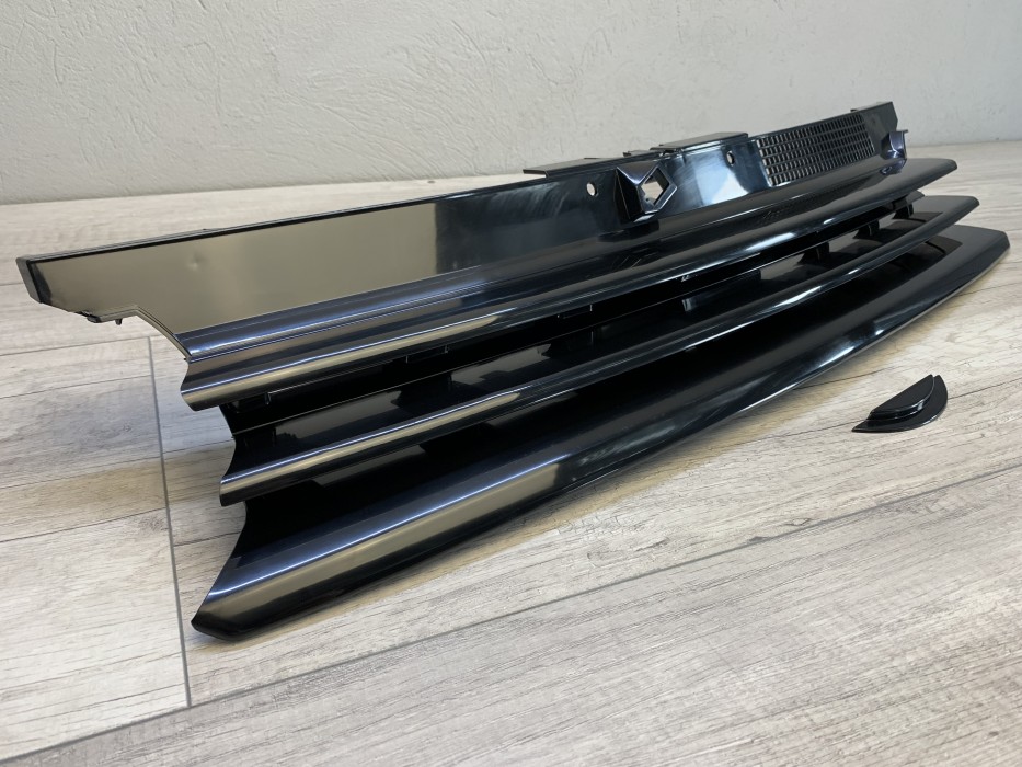 Решітка без логотипу VW Golf 4 чорна