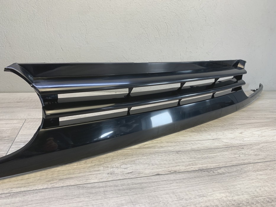 Решітка радіатора VW Golf 3 без емблеми