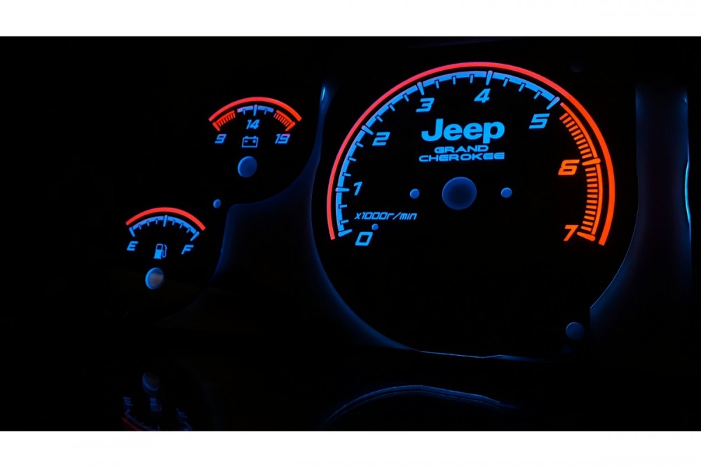 Тюнінгові накладки в щиток приладів Jeep Grand Cherokee 1995-1999 вар. 1