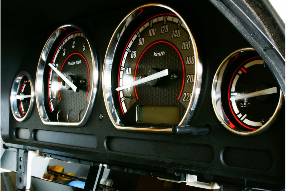 Светящиеся накладки на панель приборов Land Rover Freelander 1