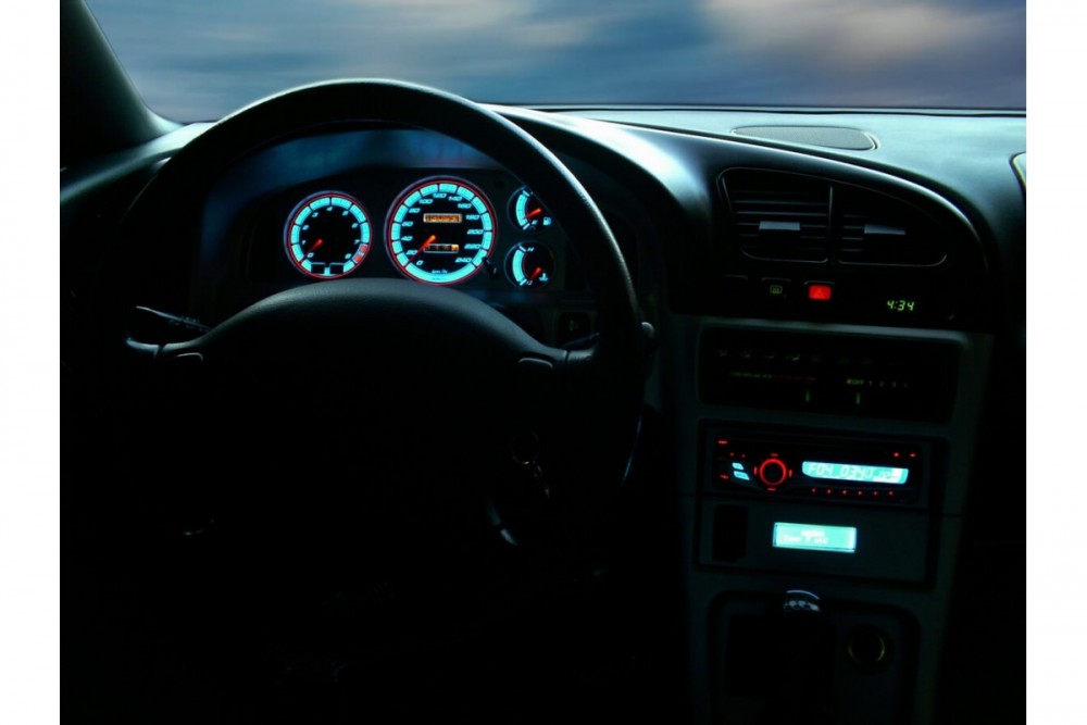 Тюнінгові накладки в щиток приладів Mazda 323F BA