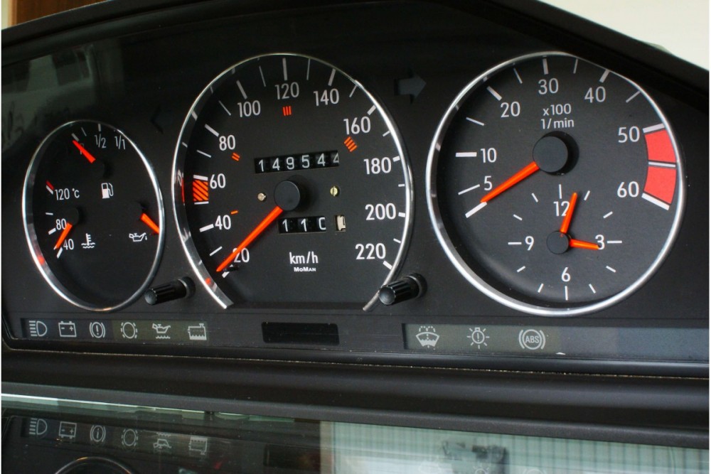 Плазмові накладки в щиток приладів Mercedes W201 (190) вар. 2