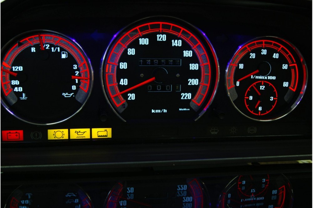Тюнінг накладки в панель приладів Mercedes W190 (W201) вар. 4