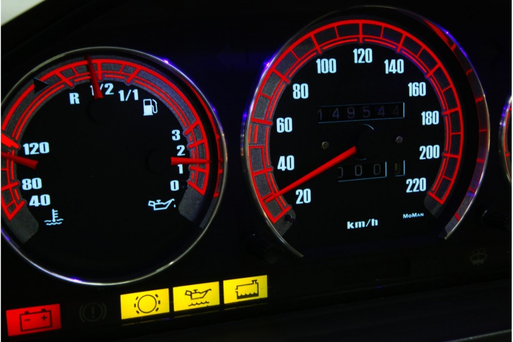 Тюнінг накладки в панель приладів Mercedes W190 (W201) вар. 4