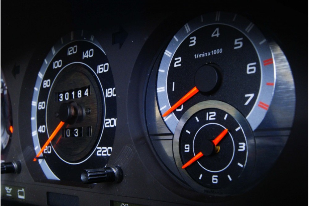 Накладки для тюнинга щитка приборов Mercedes W124 вар. 5