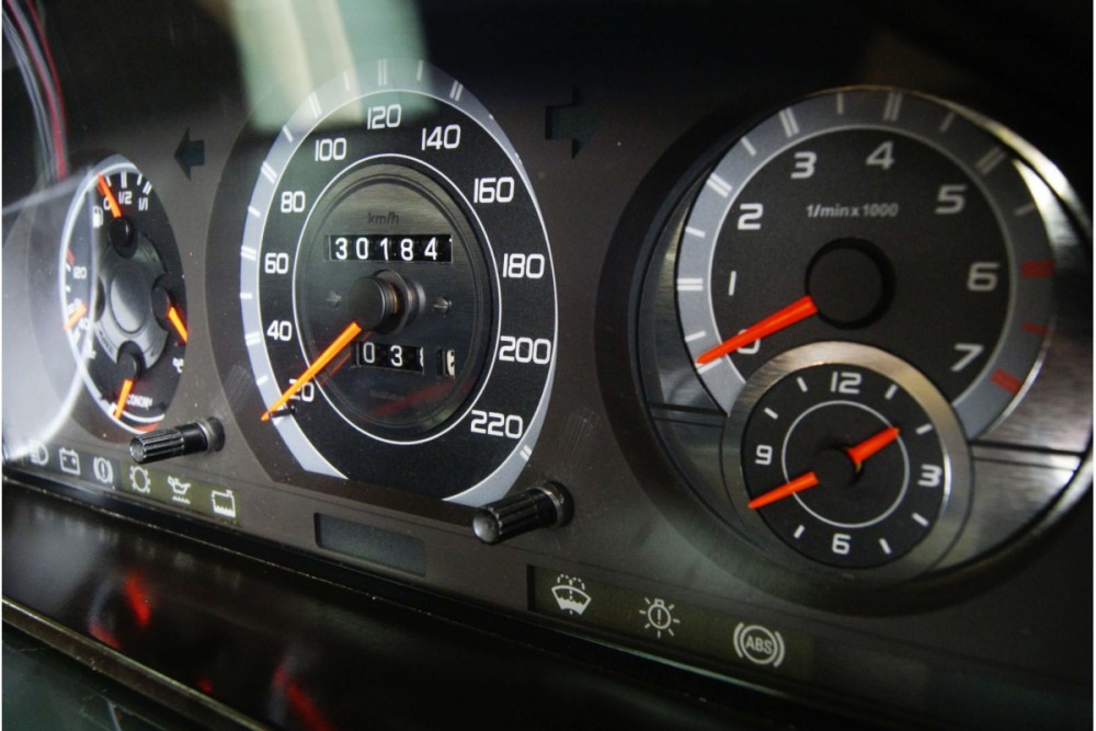 Накладки для тюнинга щитка приборов Mercedes W124 вар. 5