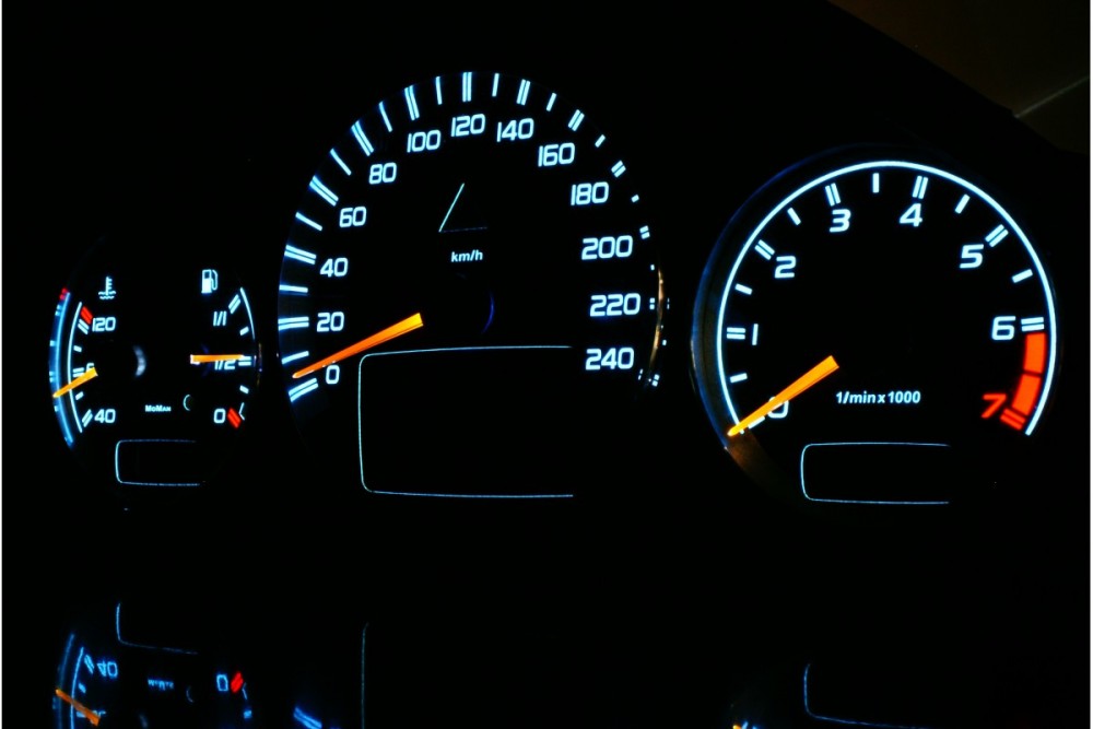 Тюнинговые накладки в щиток приборов Mercedes W202 вар. 1