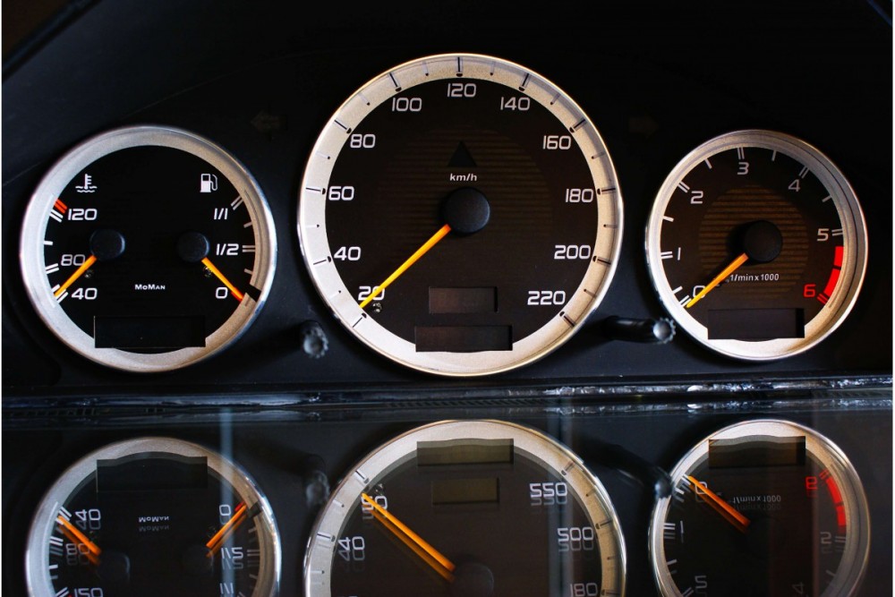 Тюнинговые накладки в щиток приборов Mercedes W202 вар. 1