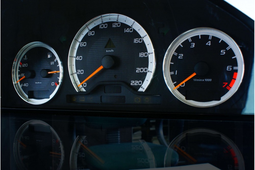 Тюнинговые накладки в щиток приборов Mercedes W202 вар. 1
