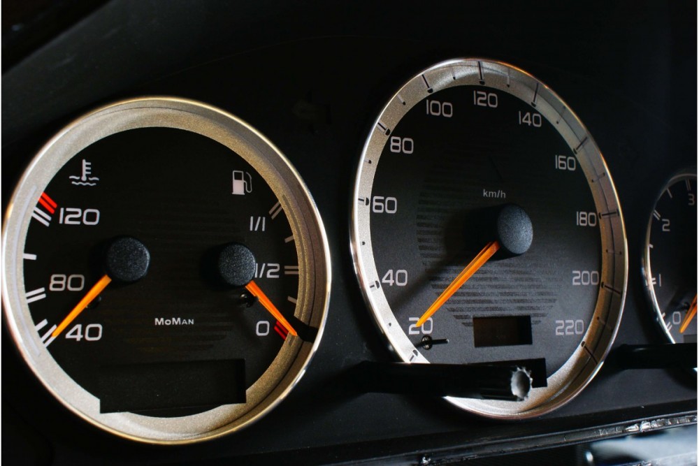 Тюнинговые накладки на шкалы приборов Mercedes W210 вер. 1