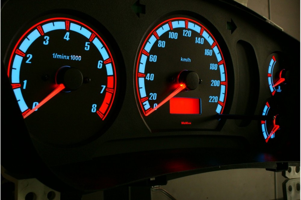 Тюнінг накладки на панель приладів Mitsubishi Colt 1996-2003 вар. 2