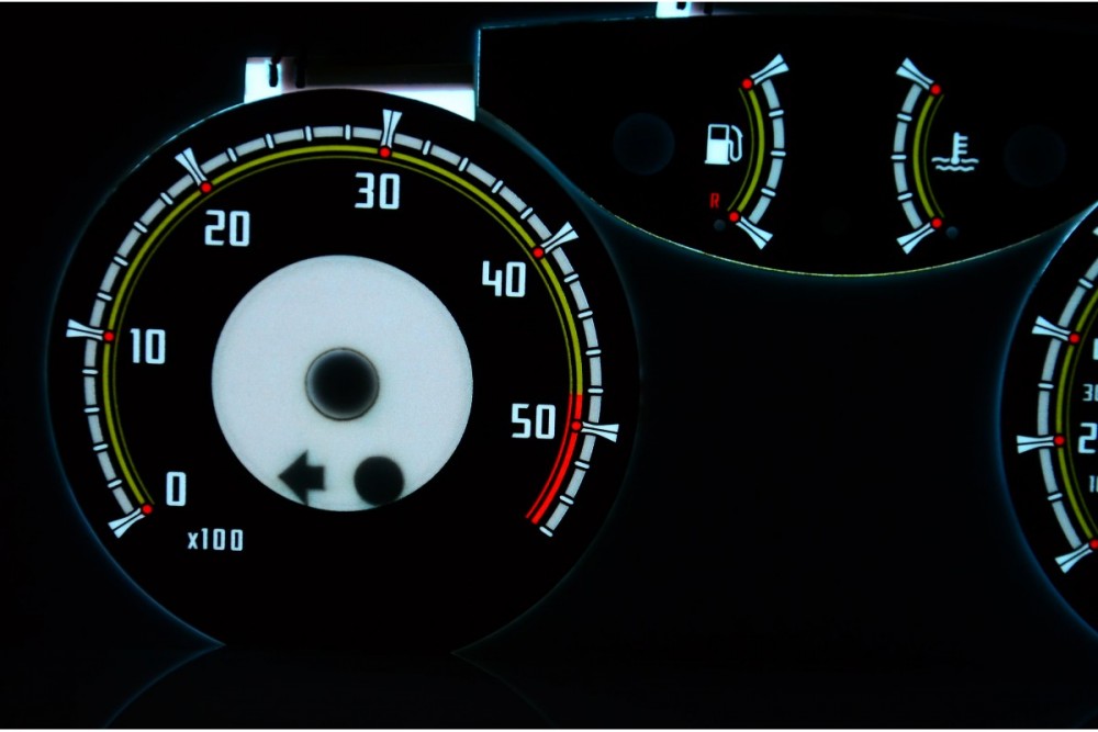 Вставки, що світяться, в щиток приладів Renault Laguna 2