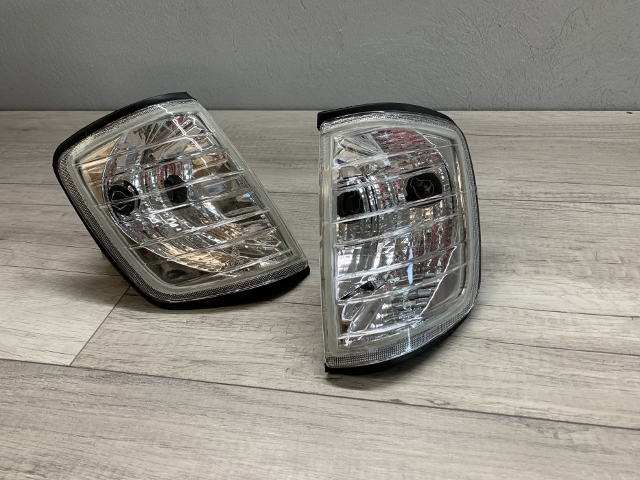Повороти передні Mercedes W124 хром