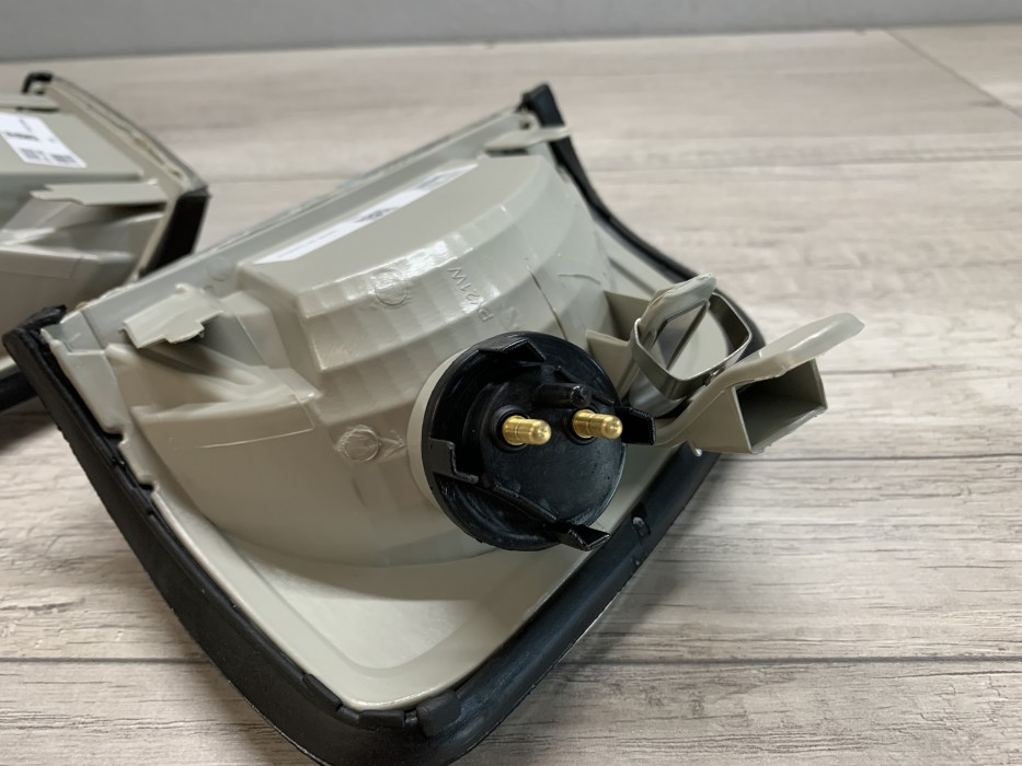 Повороти передні Mercedes W124 хром