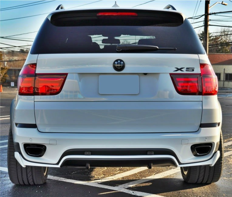 Дифузор заднього бампера BMW X5 E70 LCI у стилі Aero