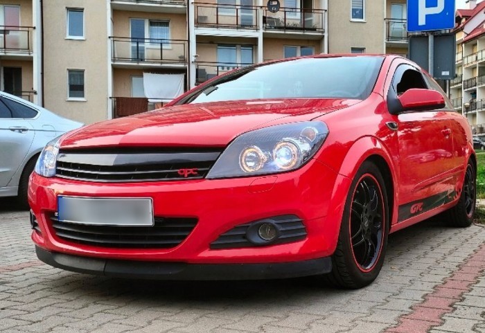 Чорні фари передні Opel Astra H з кільцями Angel Eyes