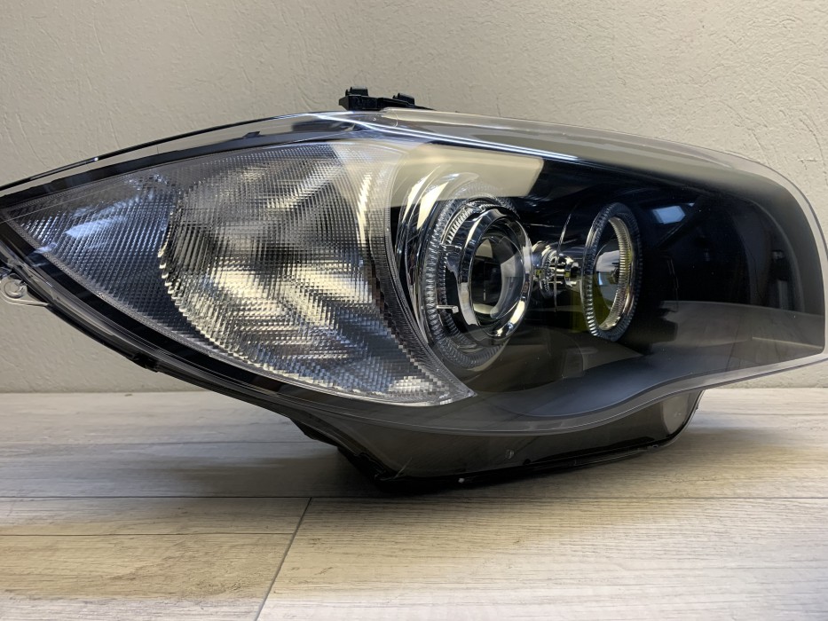 Передні фари BMW E87/ E81/ E82/ E88 чорні з кільцями