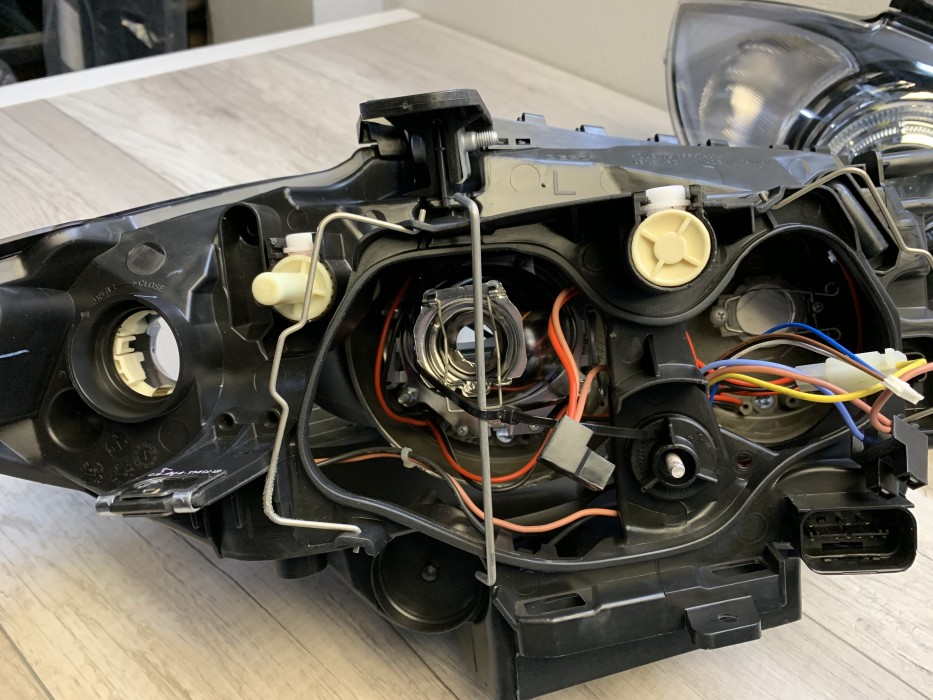 Передні фари BMW E87/ E81/ E82/ E88 чорні з кільцями
