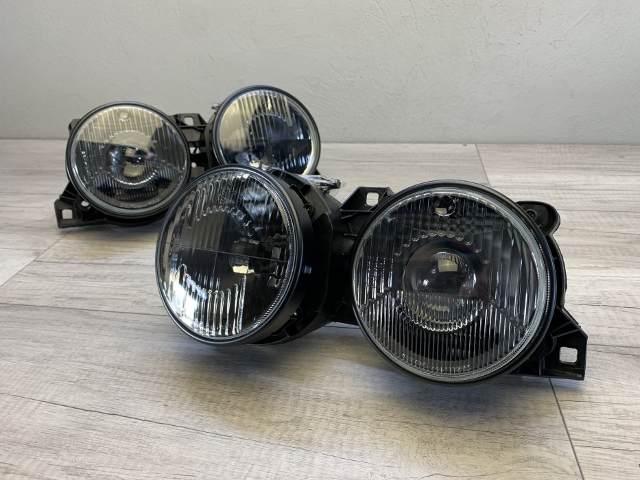 Фари передні BMW E30 з лінзою та хрестом (дизайн Hella Black)