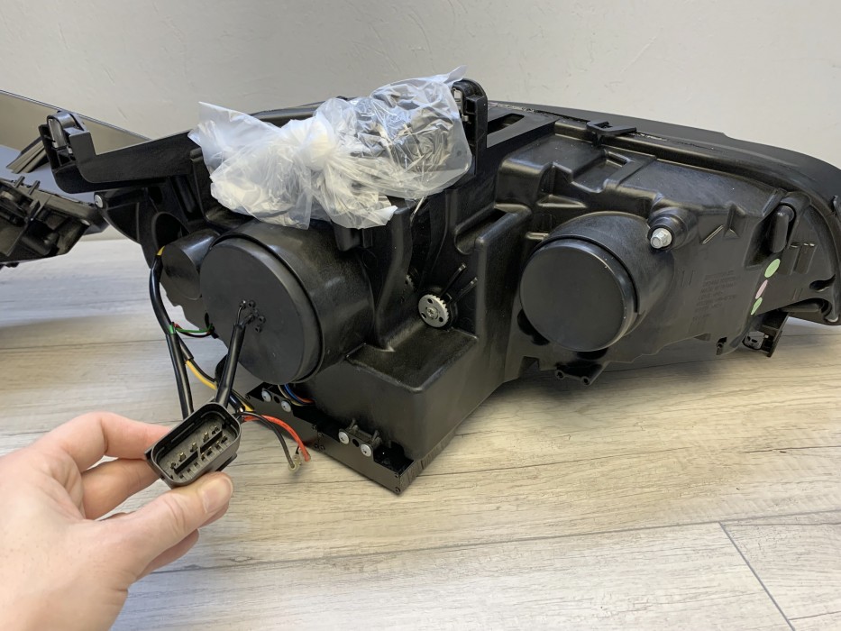 Передні фари BMW X5 E70 дорестайл з 3D діодними кільцями