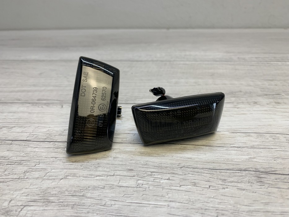 Тонированные LED повороты боковые Opel Astra H / Corsa D / Insignis / Zafira B