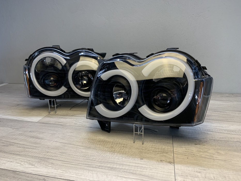 Чорні фари передні Jeep Grand Cherokee WK 05-08 tube lights