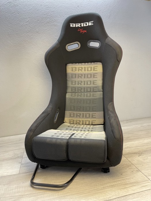 Спортивне сидіння (ковш) GTR Welur Bride Black Grey