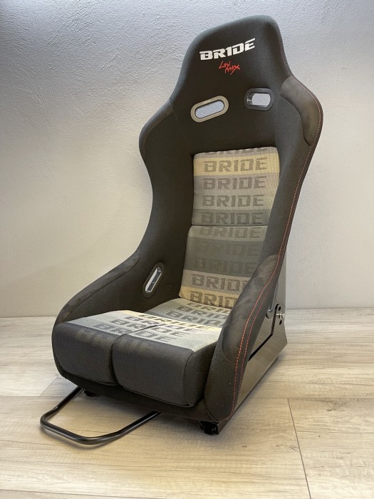 Спортивне сидіння (ковш) GTR Welur Bride Black Grey